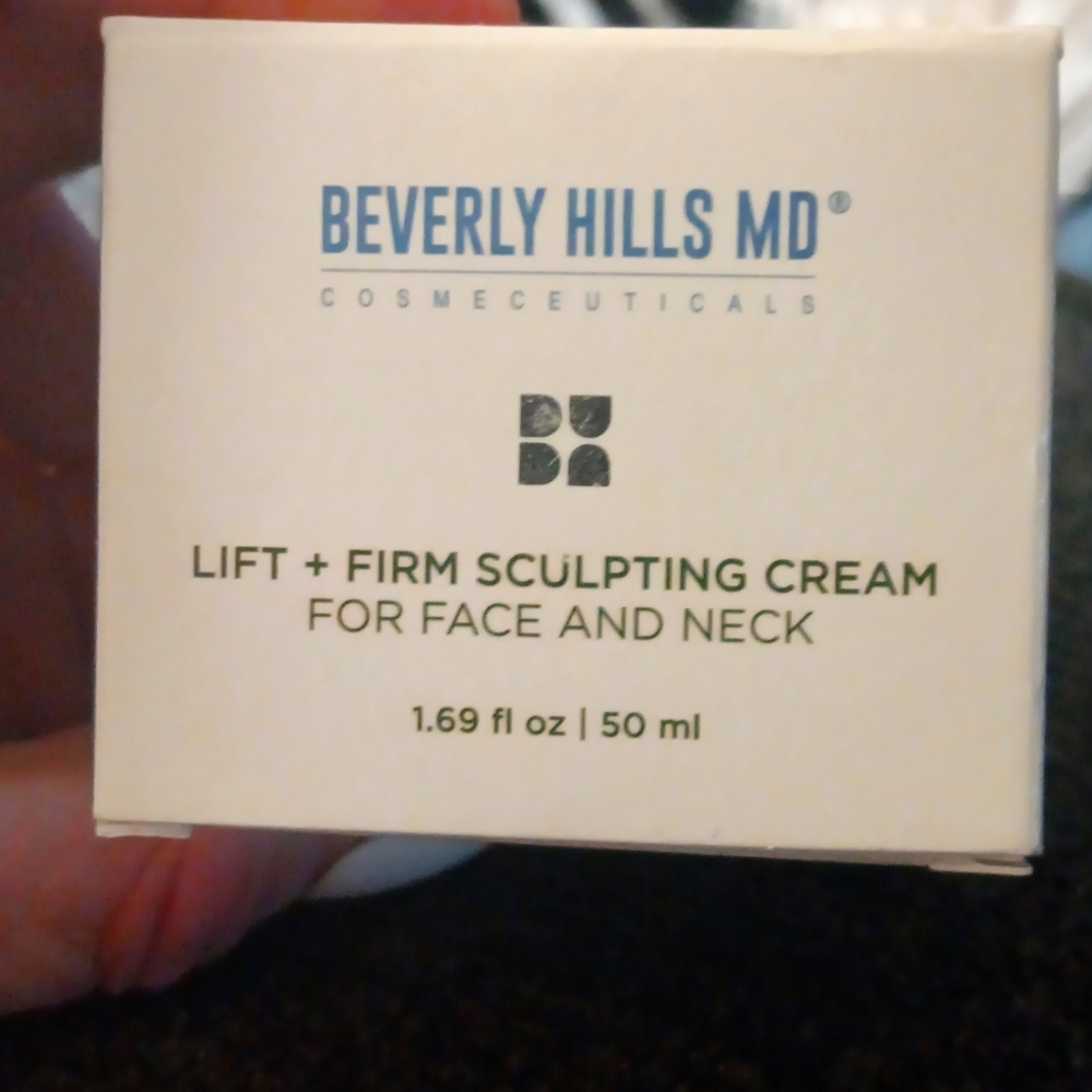 Beverly Hills MD 1.69 fl Oz